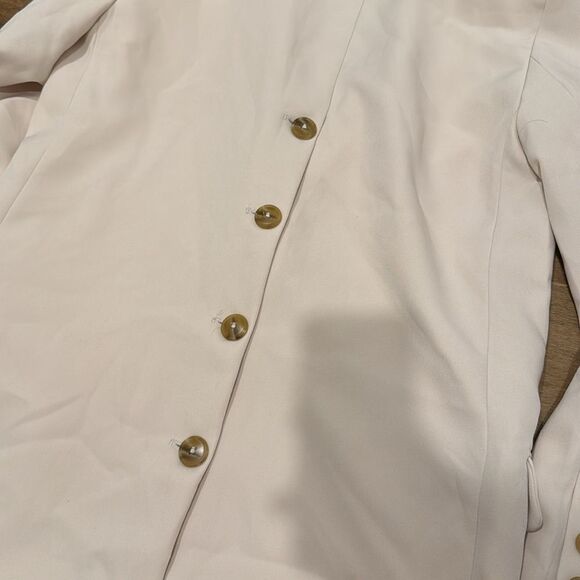 Steve Madden Kris Blazer in Pristine Ivory - Picture 4 of 5